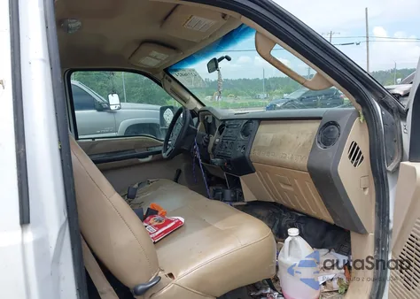 2008 Ford F-350 Xl/Xlt из США, поврежденный, VIN 1FDSF305X8EC32717